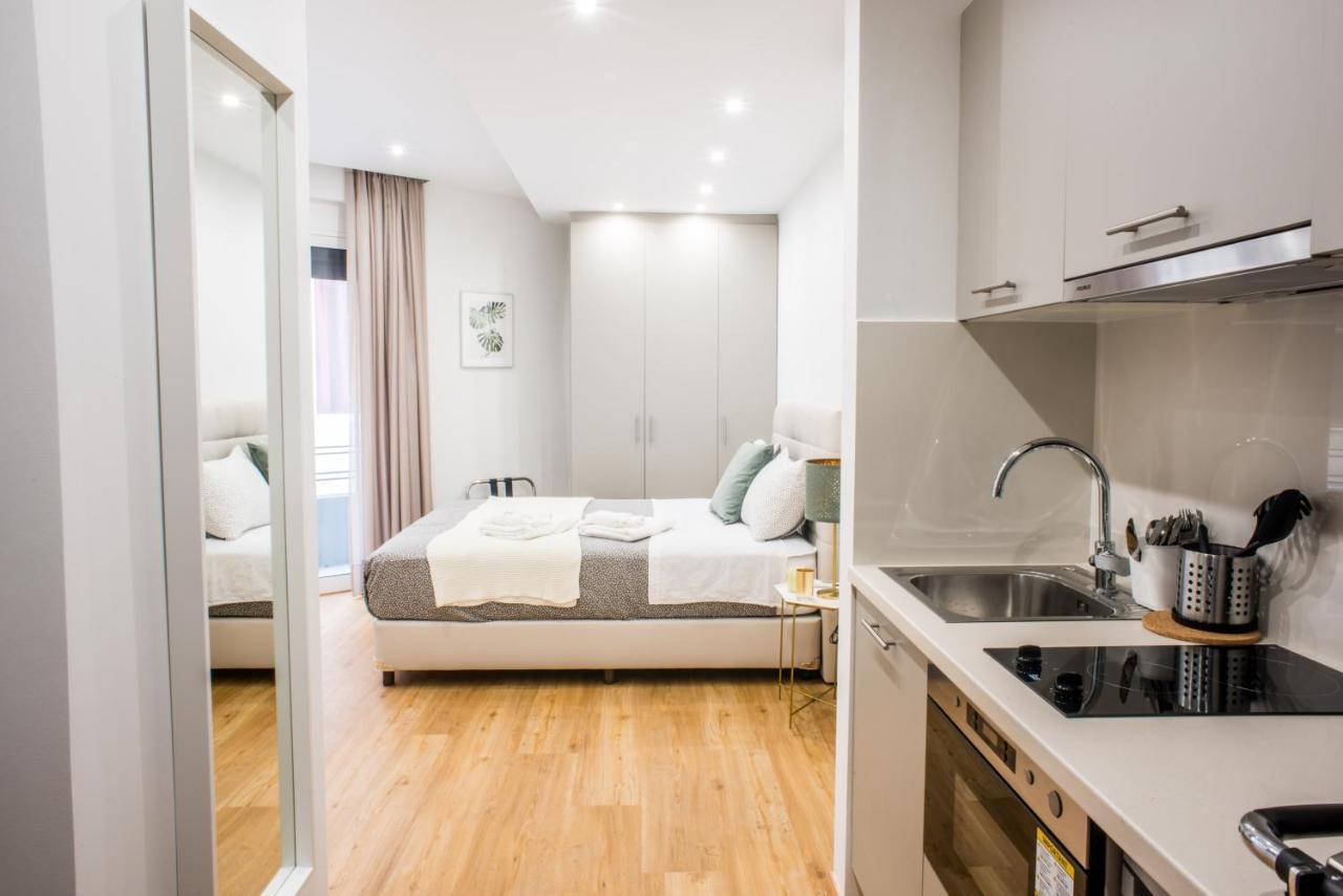 A24 Pristine & Sunny Suite Near Plaka & Parthenon Athens Exterior photo